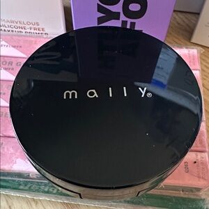 Malay's Tan Flawless Finish Transforming Effect Foundation